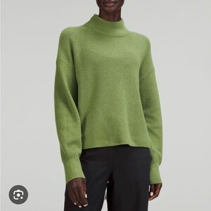 Women's Green Merino Wool-blend Ribbed Turtleneck Sweater